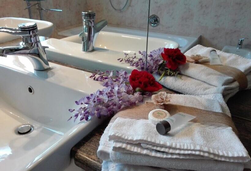 مبيت وإفطار La Vie En Rose