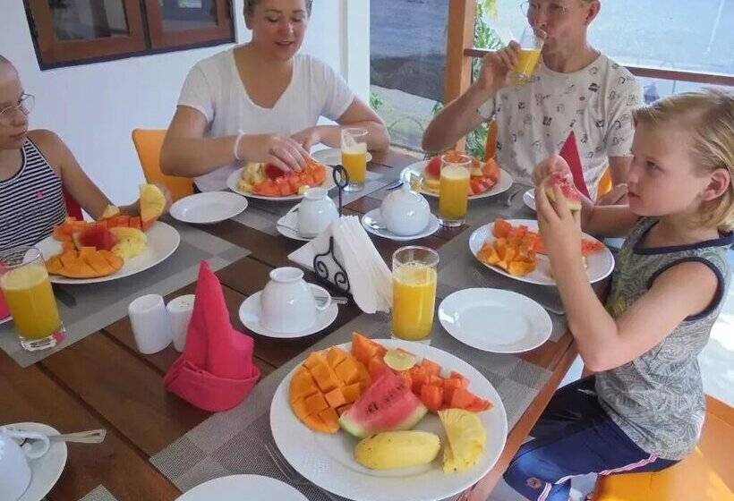 민박 Pinnawala Backpack Residencies