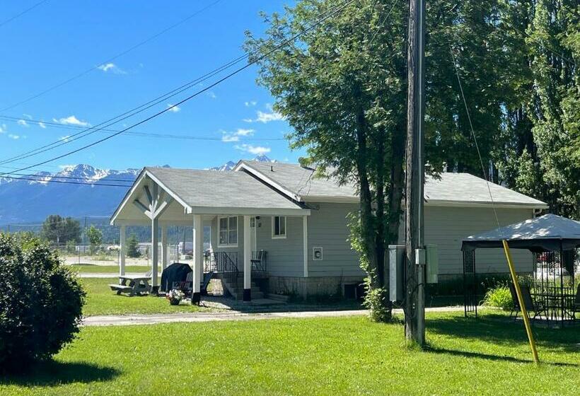 Brookside Motel