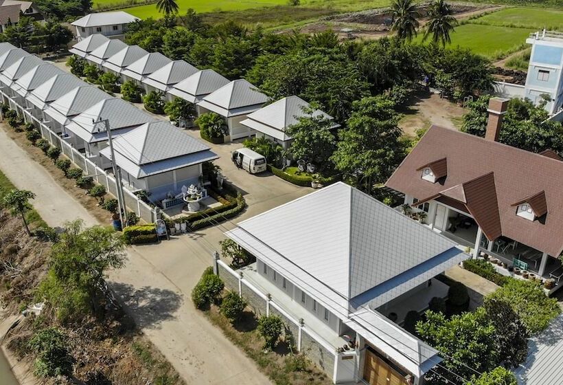 호텔 Bualuang Boutique Resort
