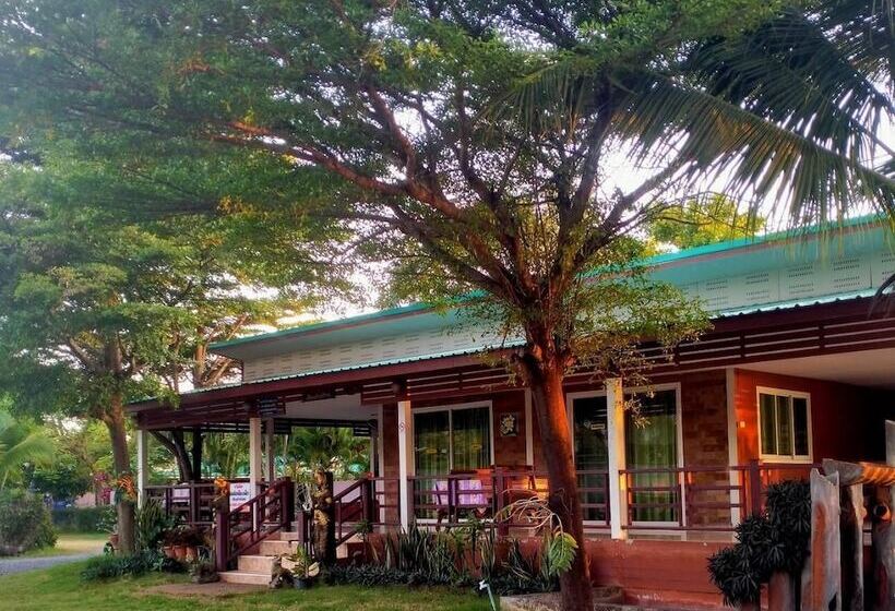 هتل Chum Phae Lagoon Resort