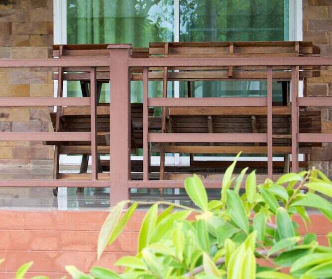 هتل Chum Phae Lagoon Resort