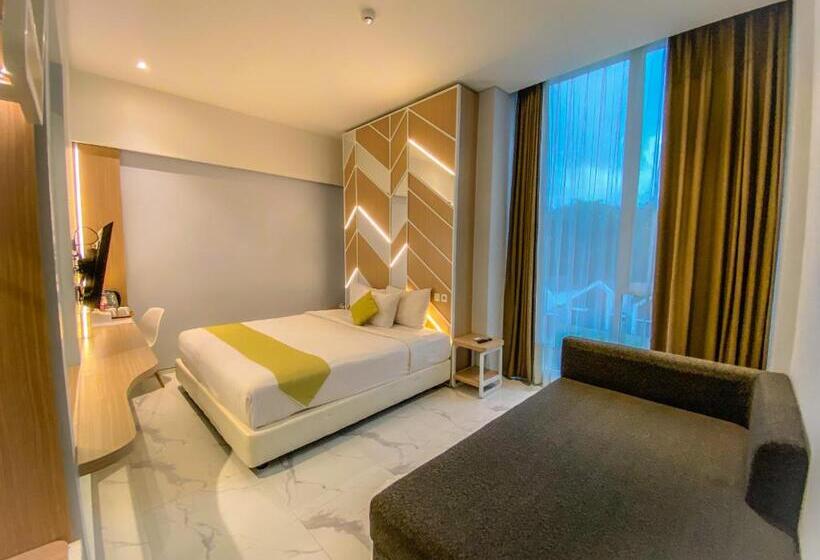 Facade Hotel By Azana