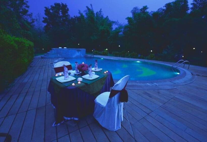 酒店 Vraksh Resort