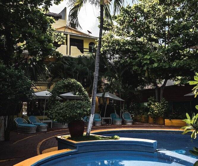 هتل Bungalows Acuario