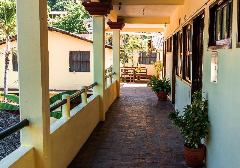 هتل Bungalows Acuario