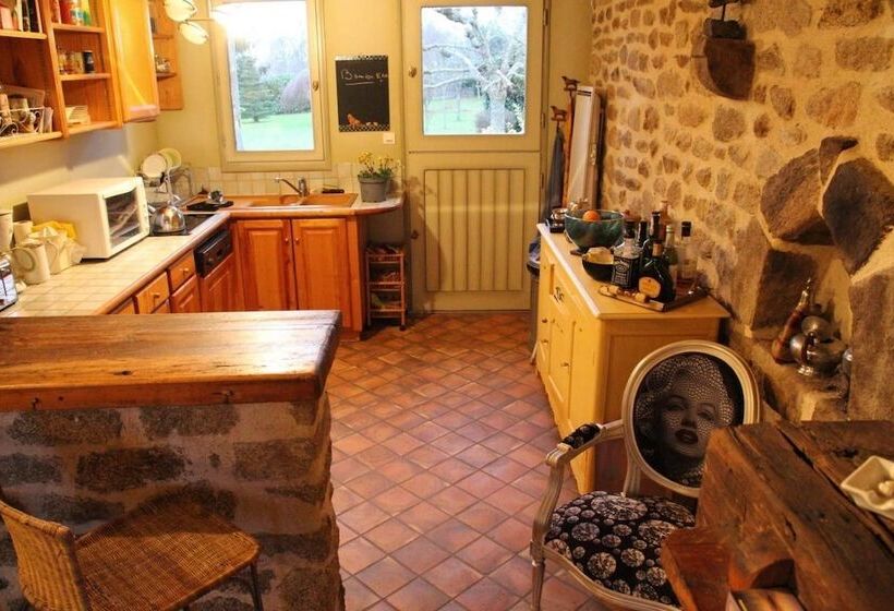 פנסיון Chez Claire