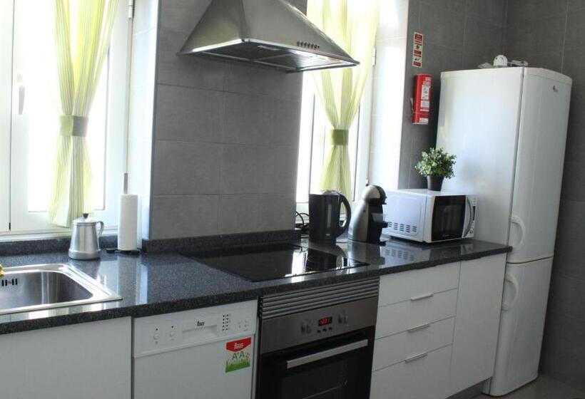 Хостел Aveiro White House