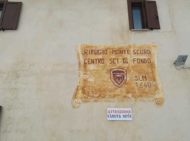 فندق فئة نجمة واحدة Ristorante Albergo Rifugio Montescuro