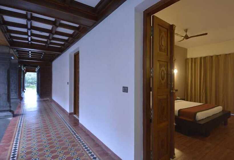 호텔 Ayurvedic Village