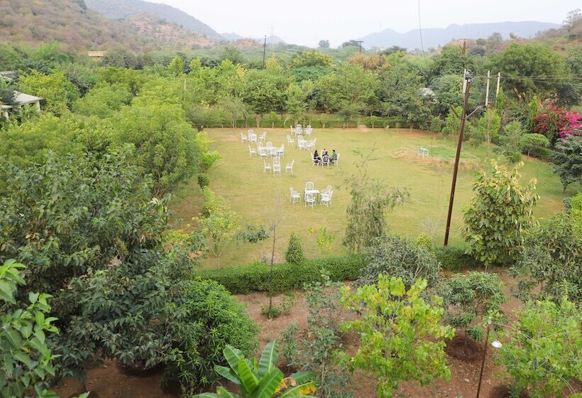 فندق Sariska Farms & Adventure