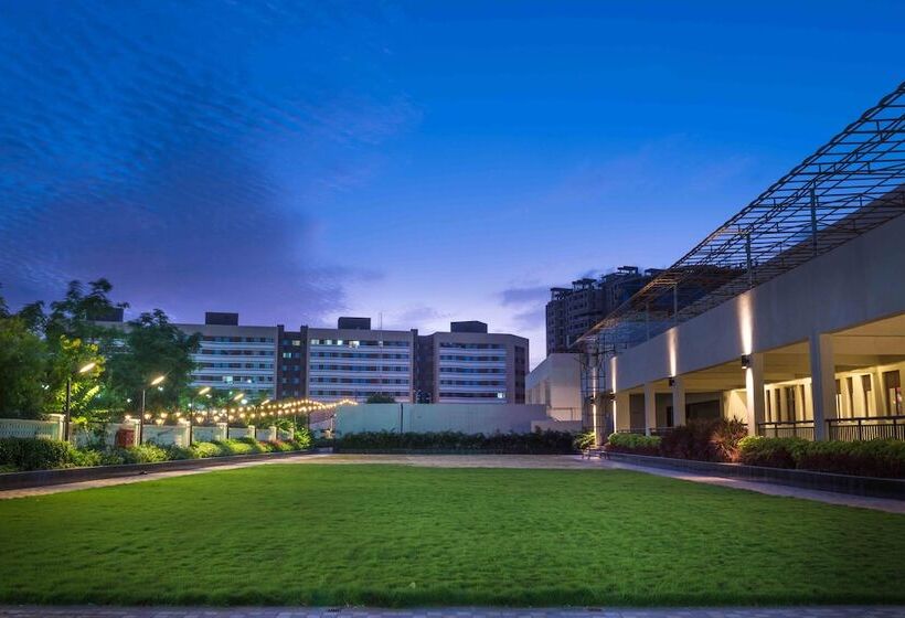 فندق Club One  Virar