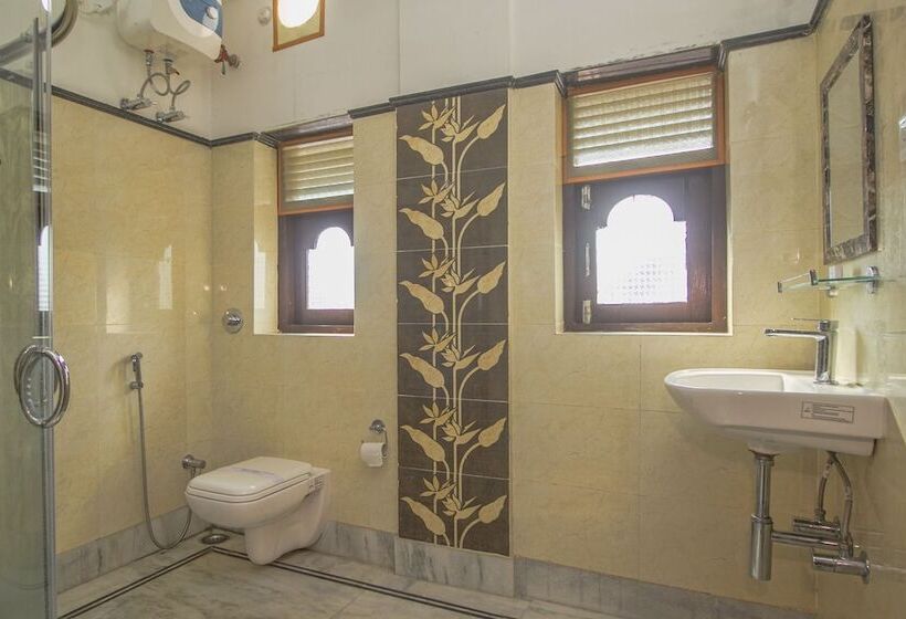 ホテル Debdutta By Oyo Rooms