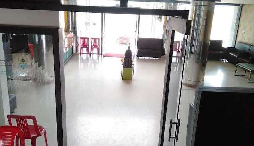 酒店 Iroomz Shivaratna Palace