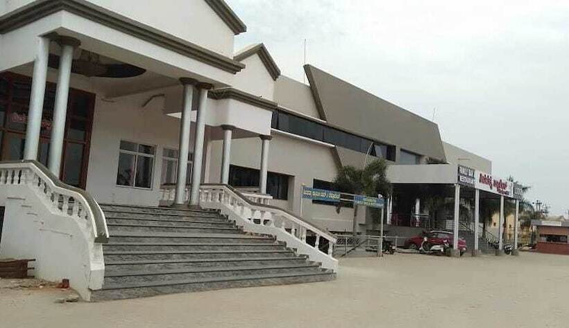 酒店 Iroomz Shivaratna Palace