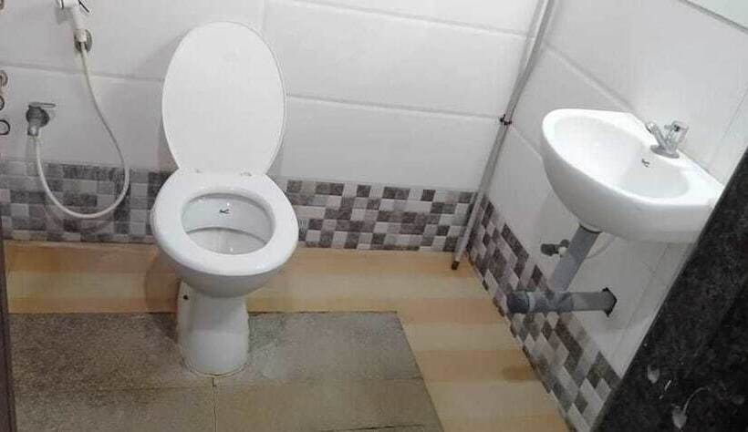 酒店 Iroomz Shivaratna Palace