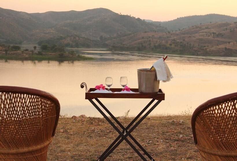 فندق Jhadol Safari Resort