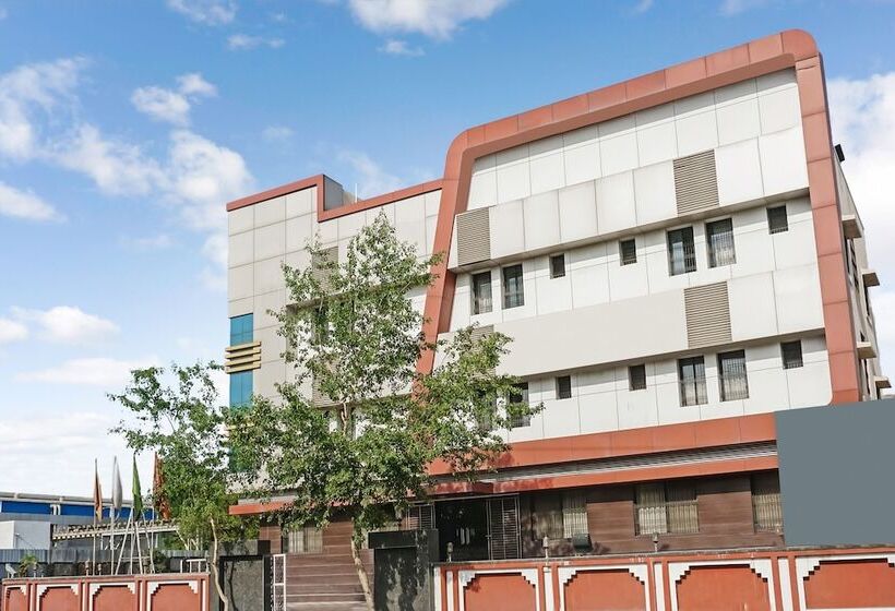 فندق Kartik By Oyo Rooms