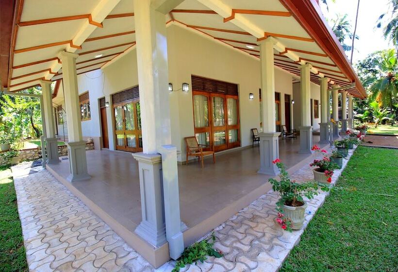Отель Lake Garden Villa   Kelaniya