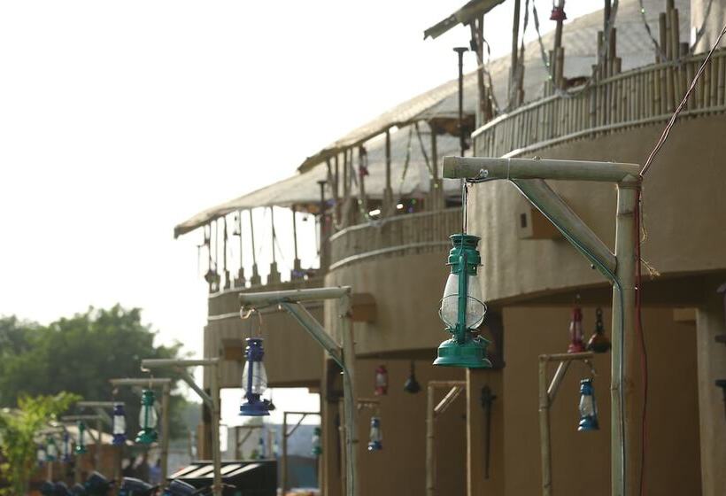 فندق Natraj & Resort