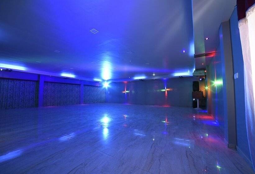 فندق Natraj & Resort