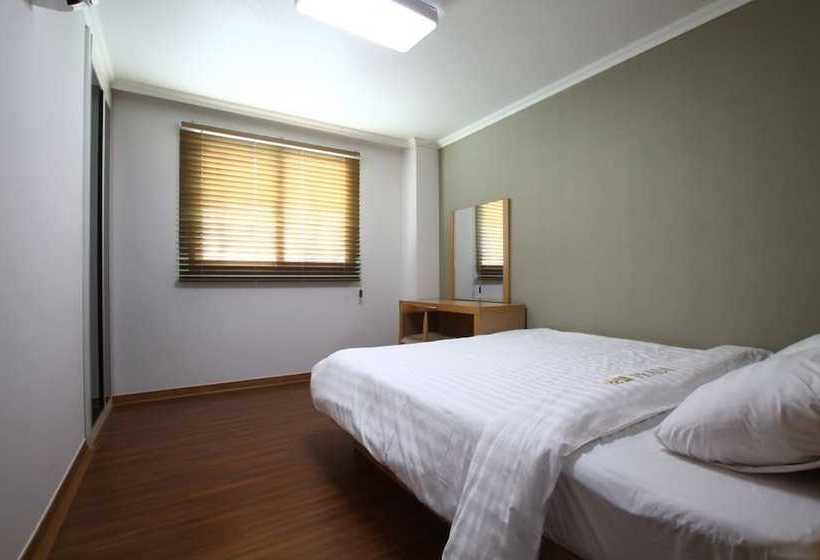 Prada Hotel & Pension