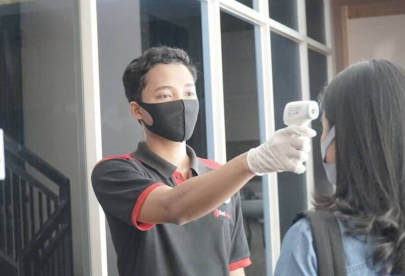 هتل Reddoorz Syariah @ Colomadu 2
