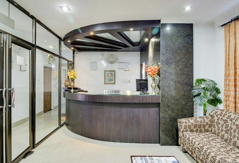 فندق Royal Park By Oyo Rooms