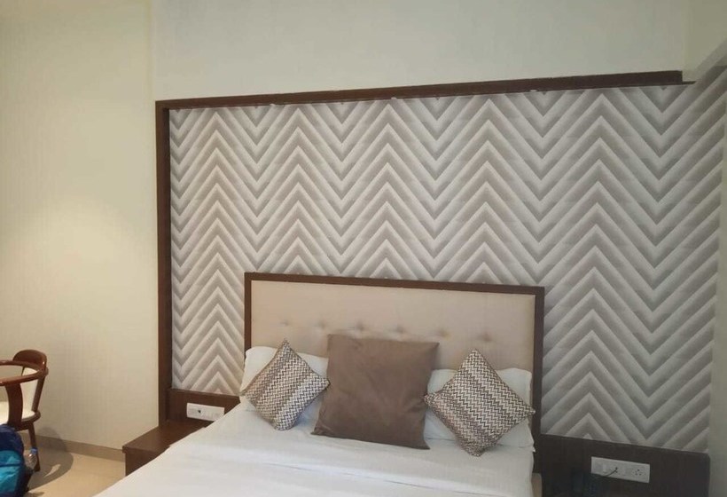 فندق Shree Balaji International