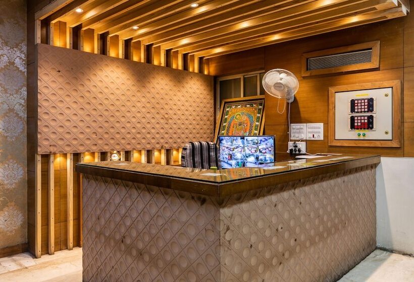 ホテル Shree Balaji Palace By Oyo Rooms