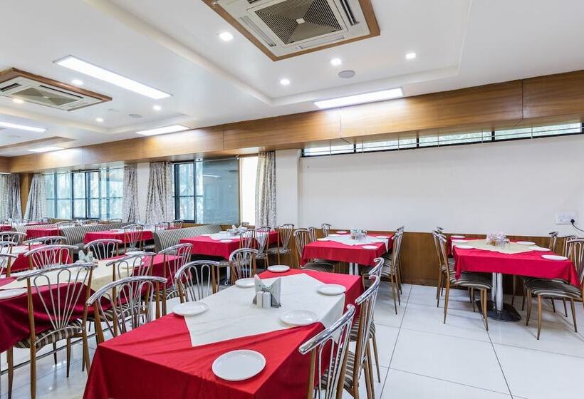 ホテル Shree Balaji Palace By Oyo Rooms