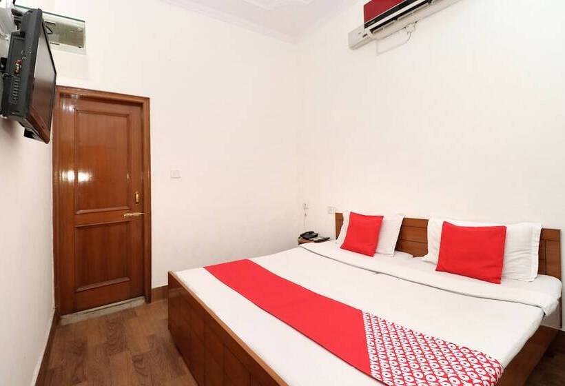 호텔 Singh's 11 By Oyo Rooms
