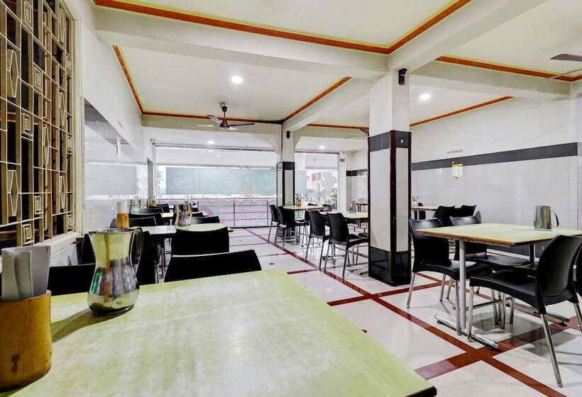 酒店 Spot On 45551 Surya Lodge