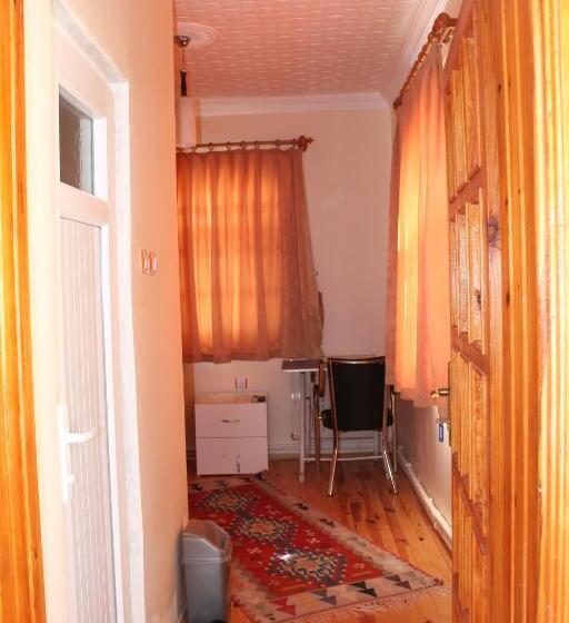 هتل Sultan Pansion Bird Paradise