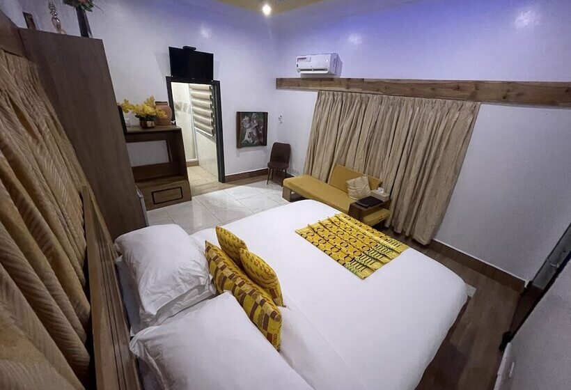 بنسيون Accruase Paradise