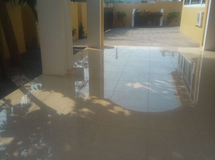 פנסיון Ama Serwaa Lodge
