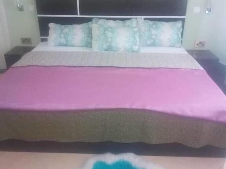 פנסיון Ama Serwaa Lodge
