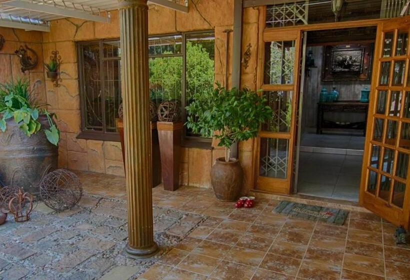 פנסיון Rustic Forest Guest House