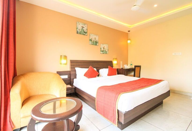 منتجع White Pearl Residency