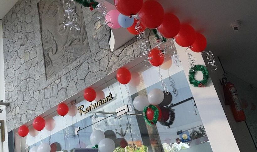 منتجع White Pearl Residency