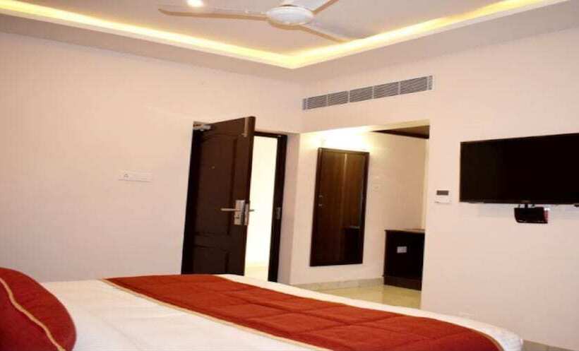منتجع White Pearl Residency