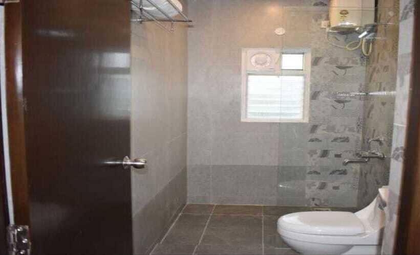 منتجع White Pearl Residency