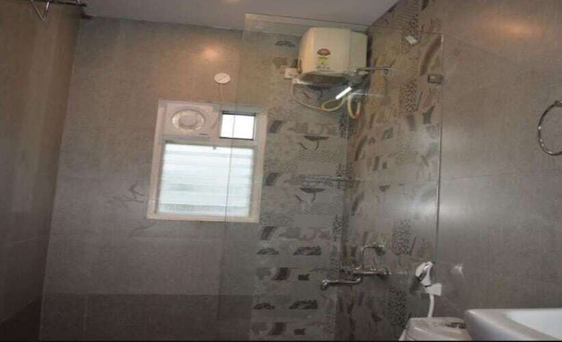 منتجع White Pearl Residency