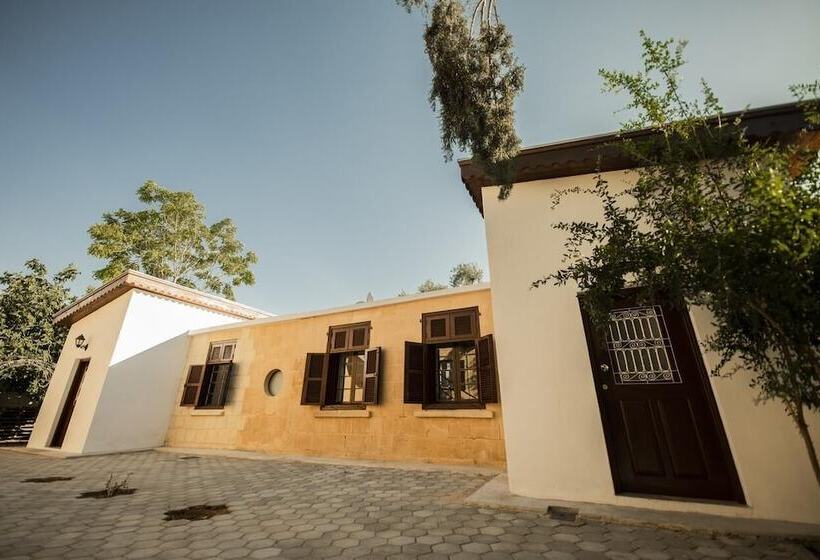 مسافرخانه Nicosia Taskonak Hotel & Restaurant