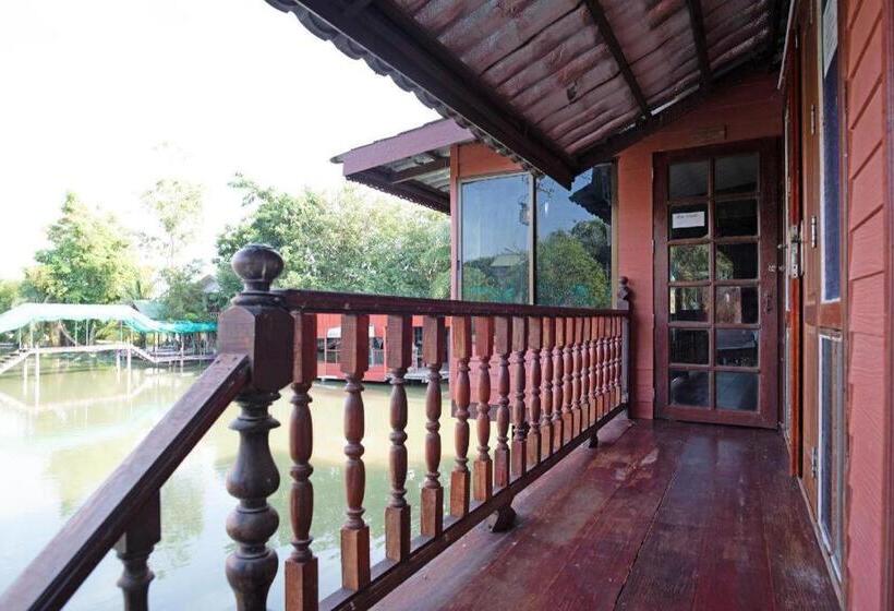 בית מלון כפרי Raknatee Resort