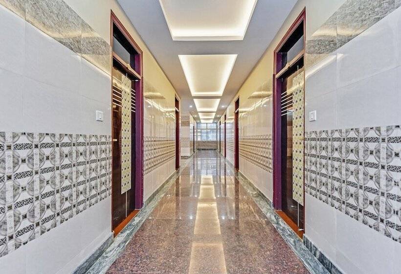 酒店 Spot On 46956 Kalparukshaa Lodge