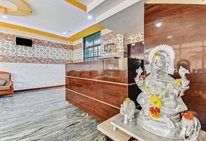 酒店 Spot On 46956 Kalparukshaa Lodge