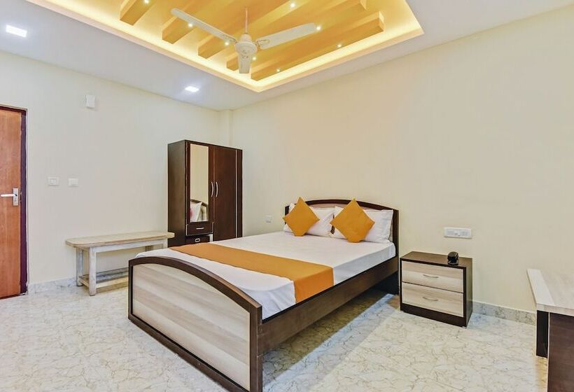 酒店 Spot On 46956 Kalparukshaa Lodge