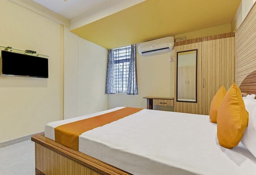 酒店 Spot On 46956 Kalparukshaa Lodge