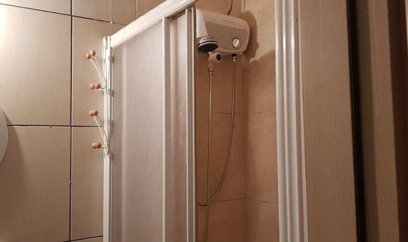 פנסיון Acticon Rooms Larnaca